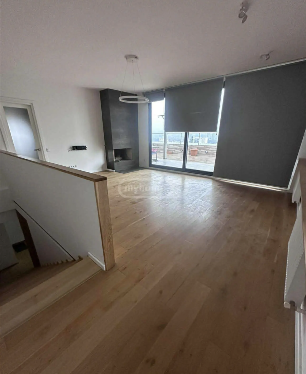 ქირავდება 5 ოთახიანი ბინა საბურთალოზე